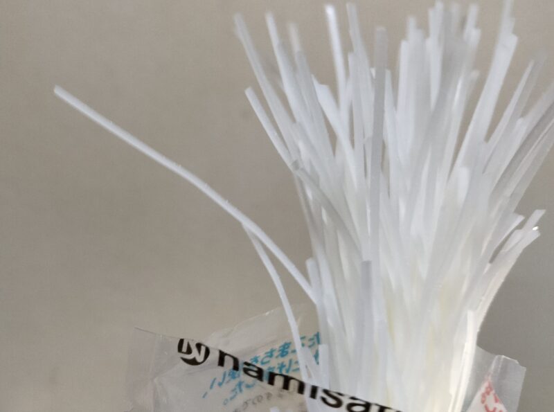 ゆでる前のそうめん